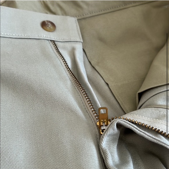 Mens like new khaki shorts - Picture 4 of 4